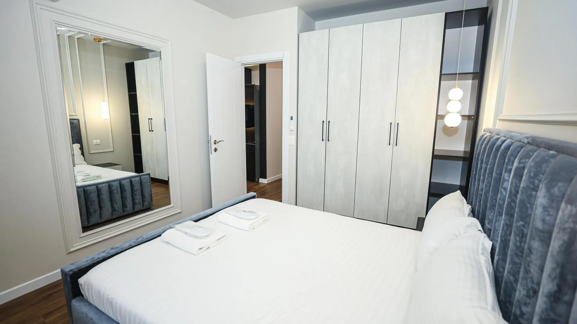 Miku Apartment-Cozy 1Bd Apartment At Komuna E Parisit Tirana 0*,