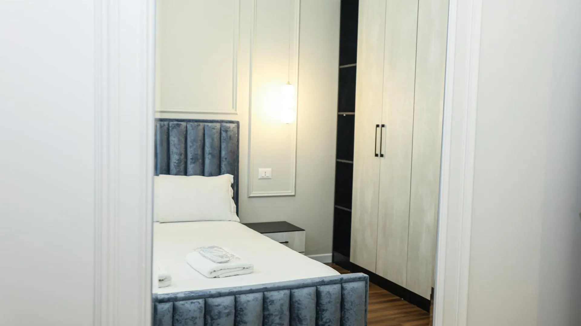 Miku Apartment-Cozy 1Bd Apartment At Komuna E Parisit Tirana 0*,