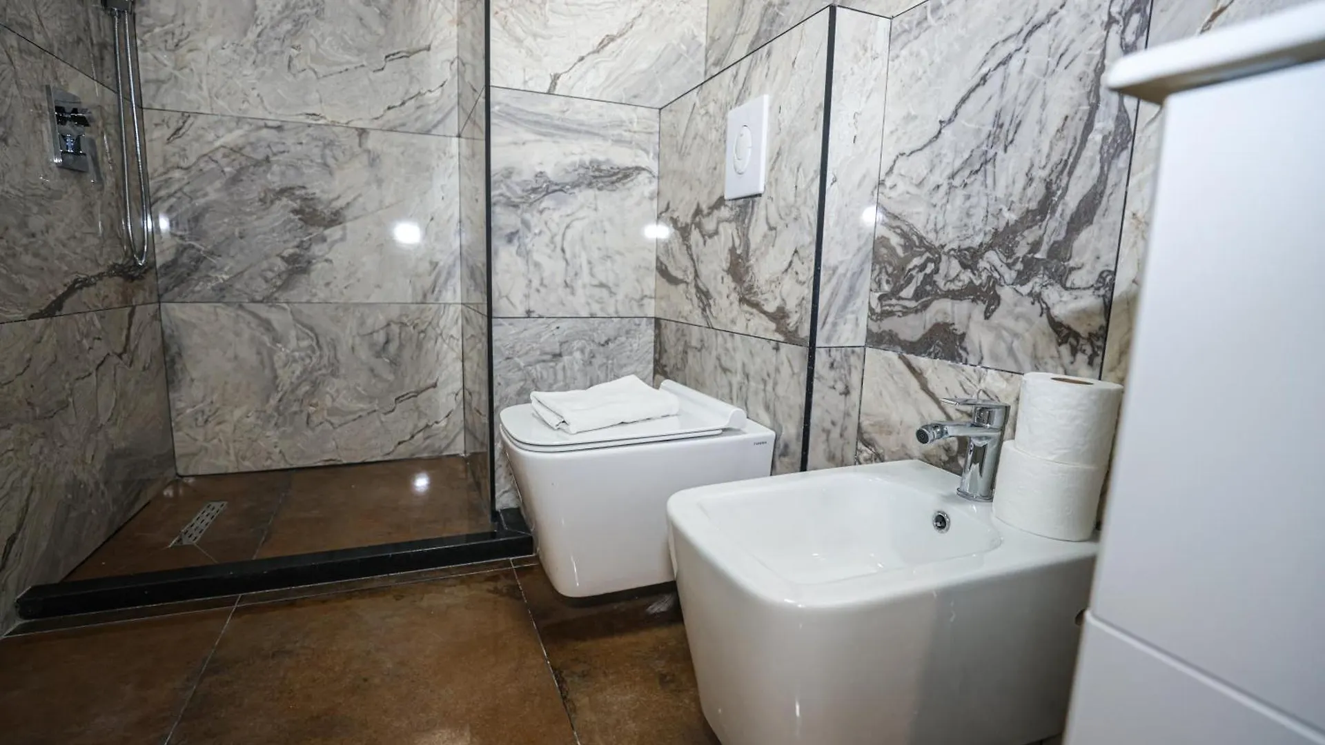 Miku Apartment-Cozy 1Bd Apartment At Komuna E Parisit Tirana 0*,  Albania